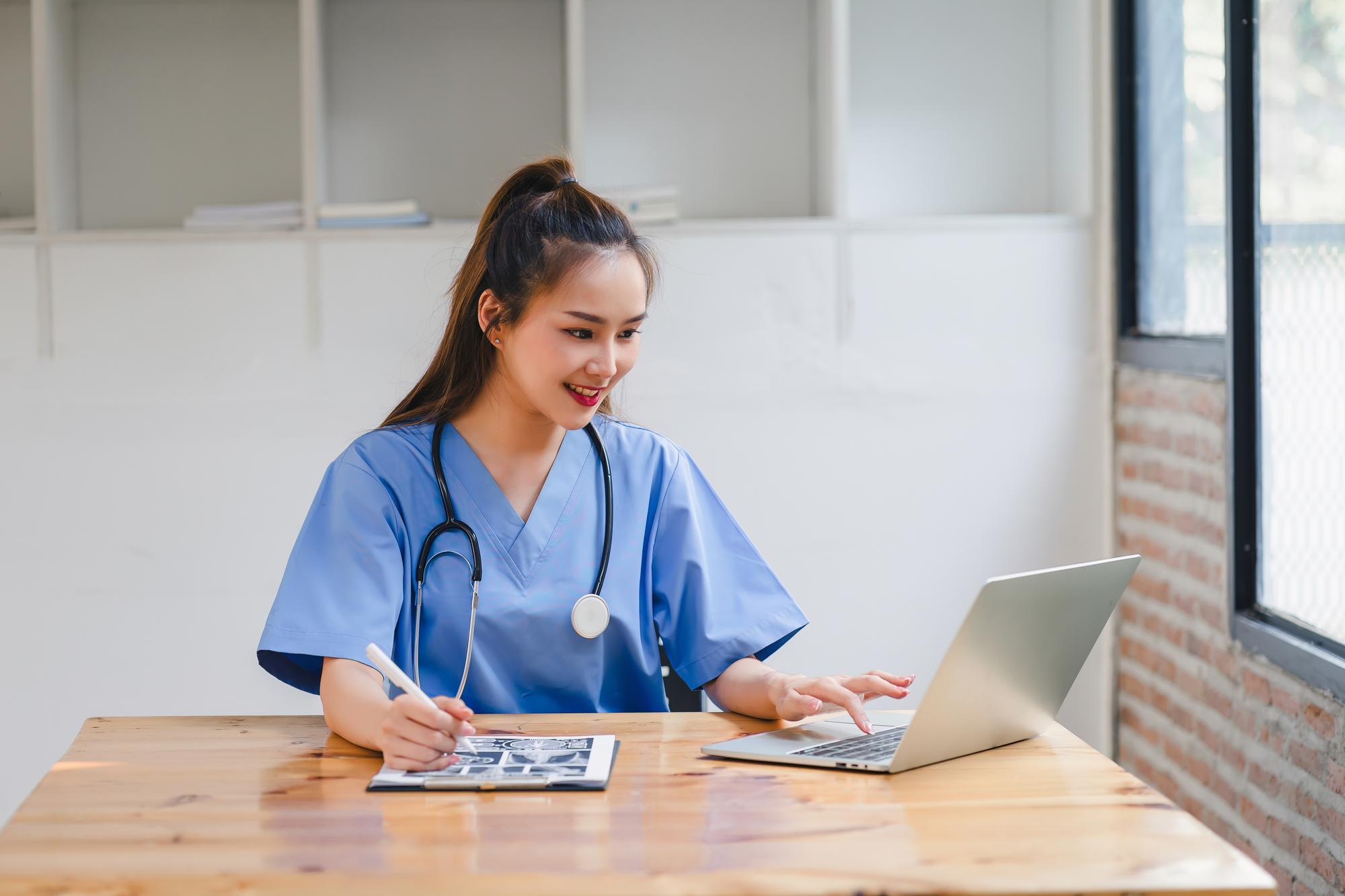 how-can-healthcare-assistants-in-belfast-find-jobs-quickly-with-xpress-health